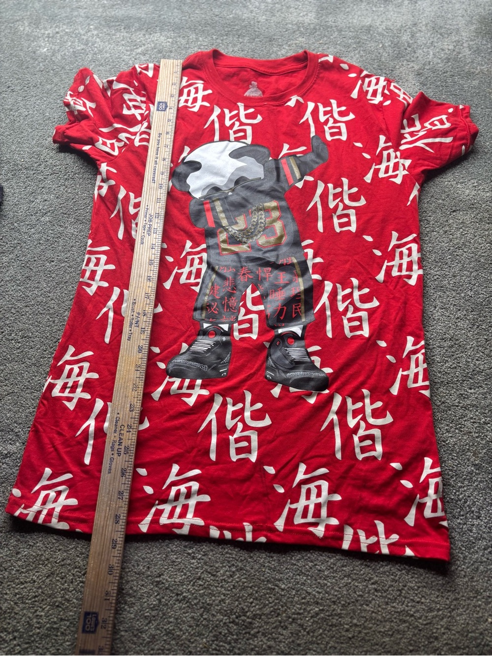 Launder by Bailey Graphic Short Sleeve teen size medium Tee red Asian alphabet